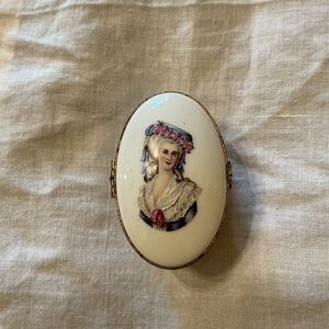 Limoges Oval Portrait Trinket Box - Cream, Pink, Blue, Gold